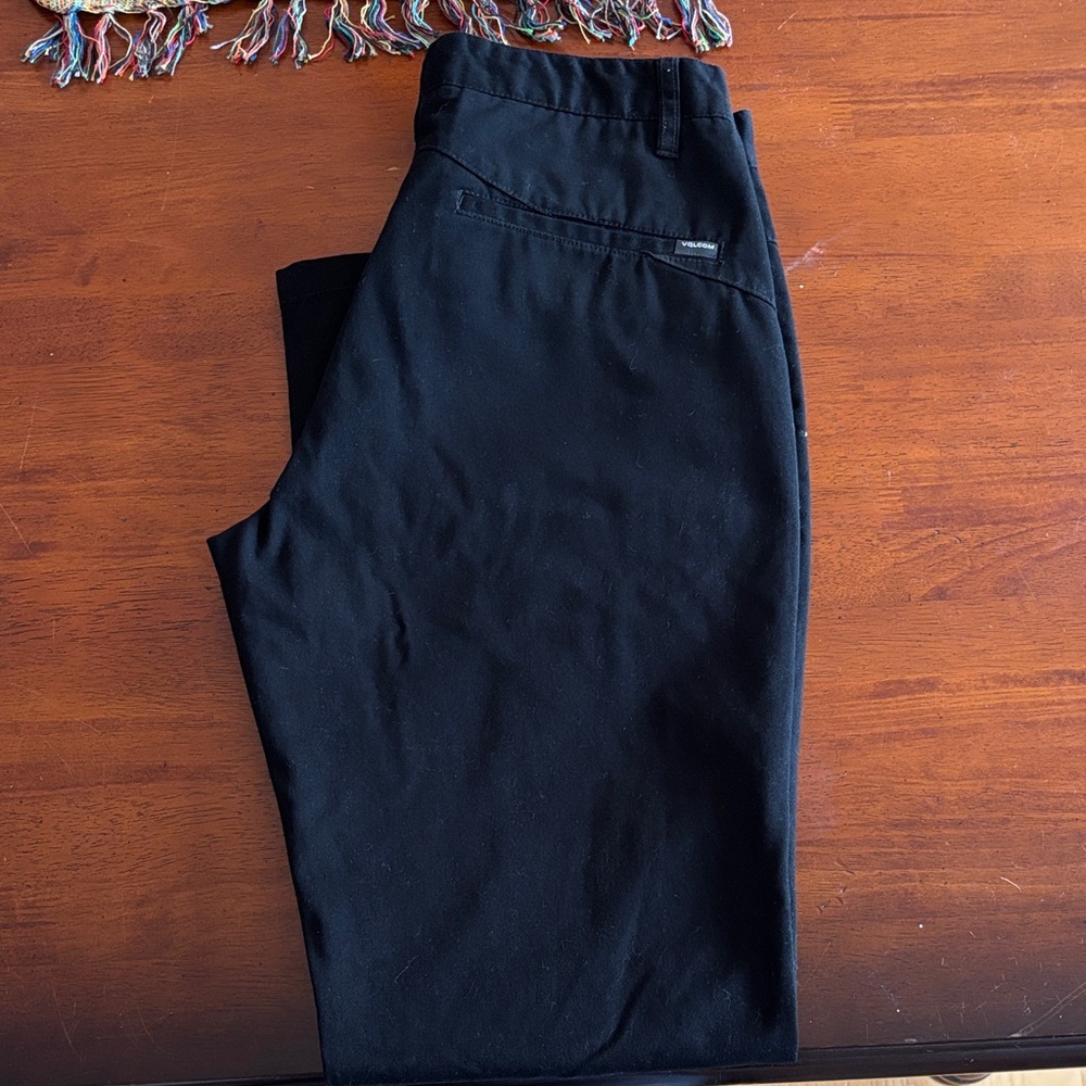 Volcom Men's Black Chinos size 32
